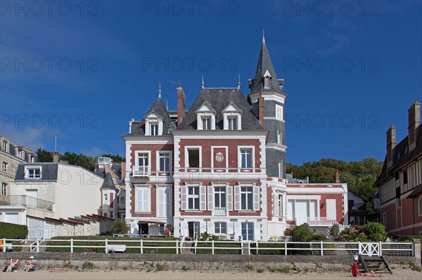 Trouville sur Mer, villas du front de mer