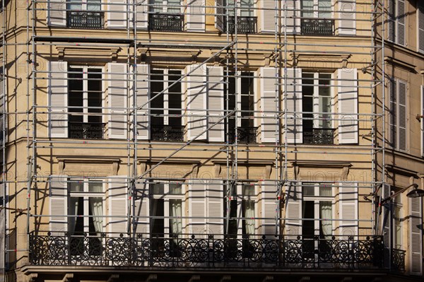 Paris, immeuble en ravalement