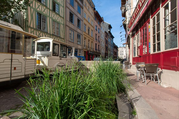 Rouen (Seine Maritime), rue Eau de Robec