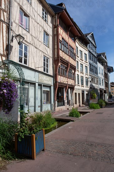 Rouen (Seine Maritime), rue Eau de Robec