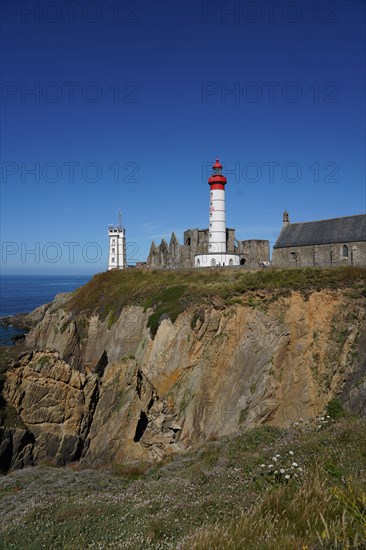 Abbaye et phare de la pointe Saint-Mathieu, Finistère nord