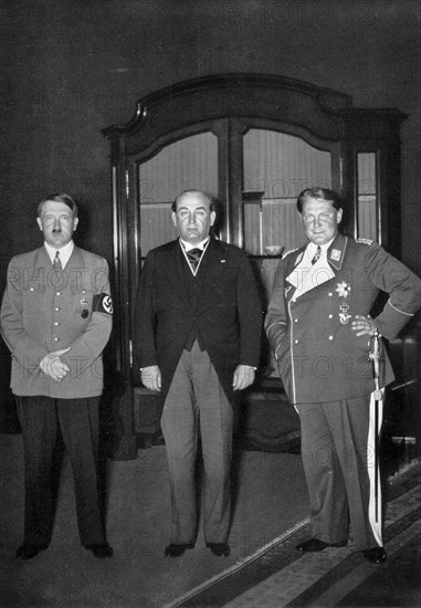Adolf Hitler. Besuch in der Reichskanzlei (Ministerpräsident Gömbös). Visite à la Chancellerie: le président  Gömbös.