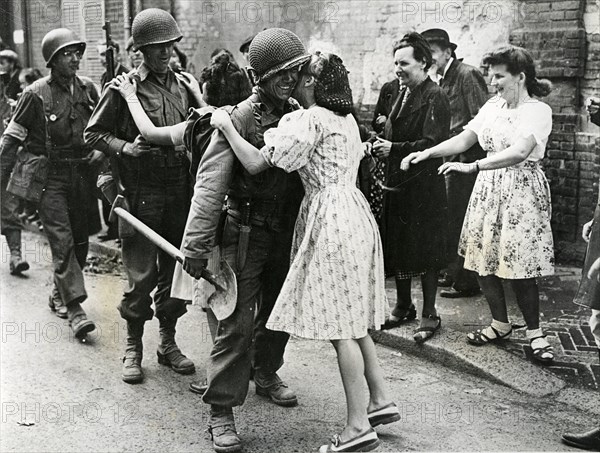 American troops welcomed to Evreux, 1944