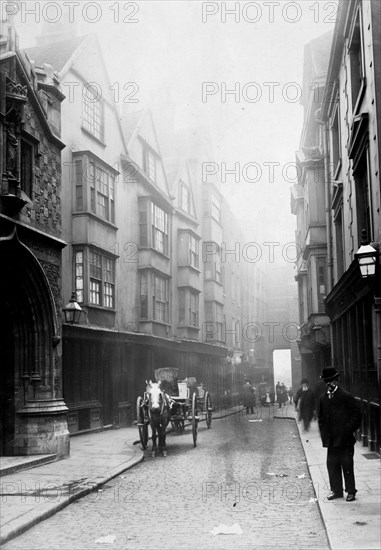 Cloth Fair, London - Photo12-Heritage Images