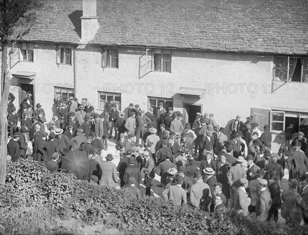 The Lamb Hotel, Burford, Oxfordshire, 1895