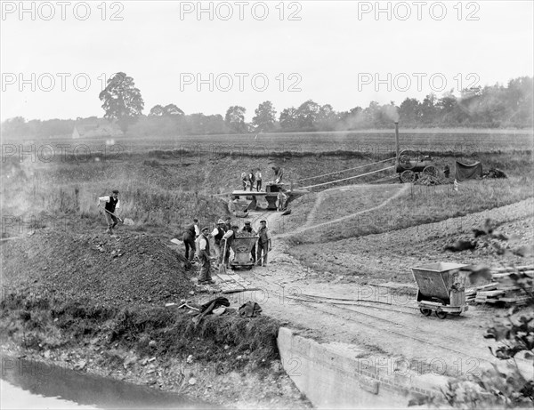 Thames & Severn Canal, Gloucestershire, 1904