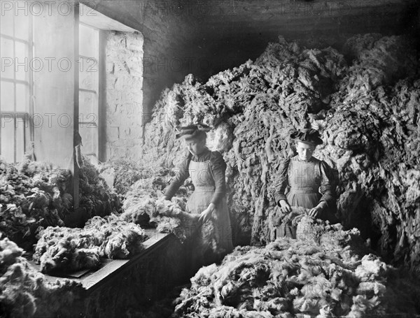 Early Blanket Factory, Oxfordshire. Women sorting wool in the blanket factory, c1860-c1922