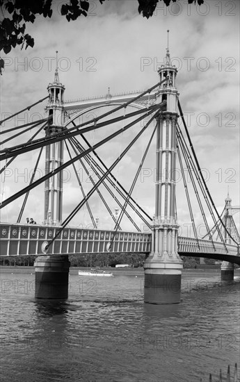 Albert Bridge, Chelsea, London, 1945-1980