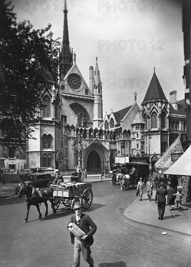 Royal Courts of Justice, City of Westminster, London. Artist: Unknown