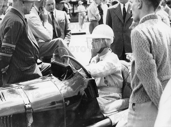 Raymond Mays at the British Empire Trophy Race, Donington Park, Derbyshire, 1939. Artist: Unknown