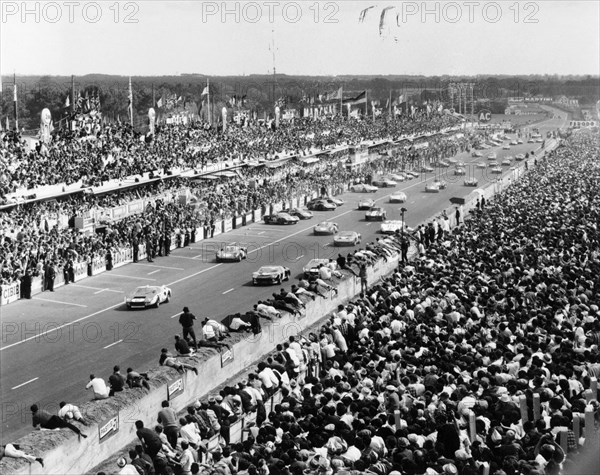 Start of the Le Mans 24 Hour race, France, 1965. Artist: Unknown