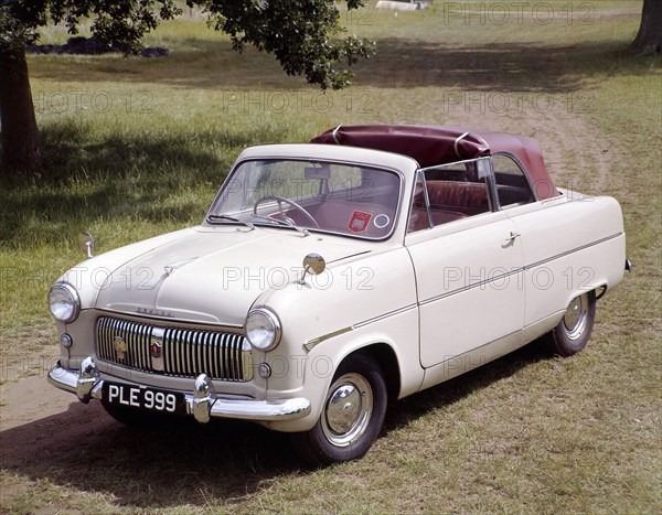 A 1955 Ford Consul Convertible MK 1. Artist: Unknown