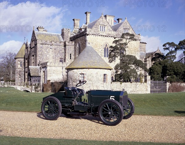 A 1903 Napier Gordon Bennett Racer. Artist: Unknown