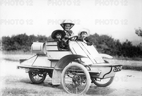 1905 Rexette 5 hp tricar, (c1905?). Artist: Unknown