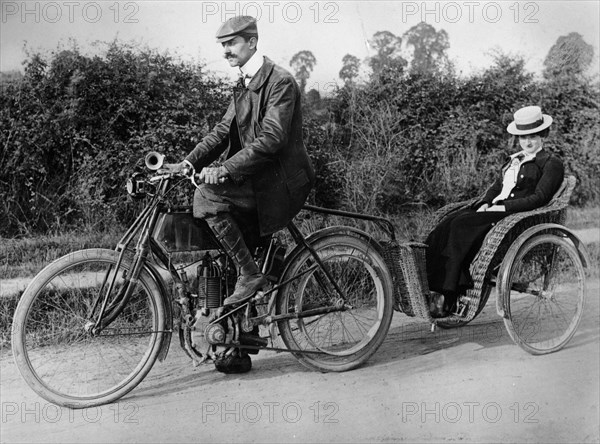 A motorcycle with a trailer, c1903. Artist: Unknown