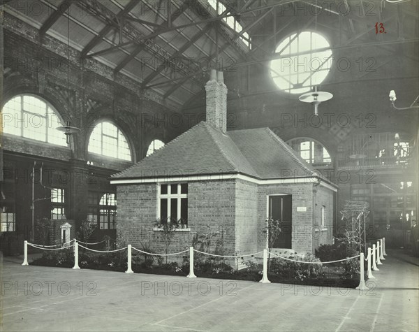 Exterior of cottage, School of Building, Brixton, London, 1913. Artist: Unknown.