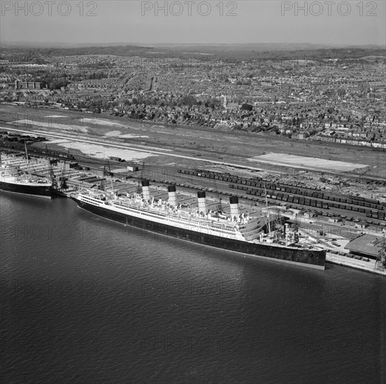RMS 'Aquitania' at the New Docks (Western Docks), Southampton, Hampshire, 1949