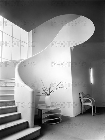 Staircase at Land's End House, Beggar's Hill Road, Charvil, Berkshire, 1935