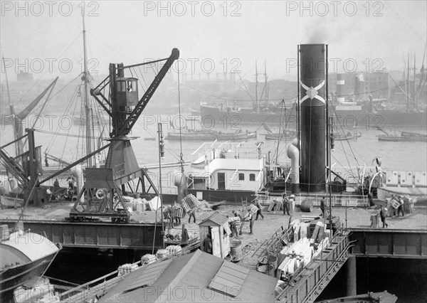 Butler's Wharf, Bermondsey, London, late 19th or early 20th century