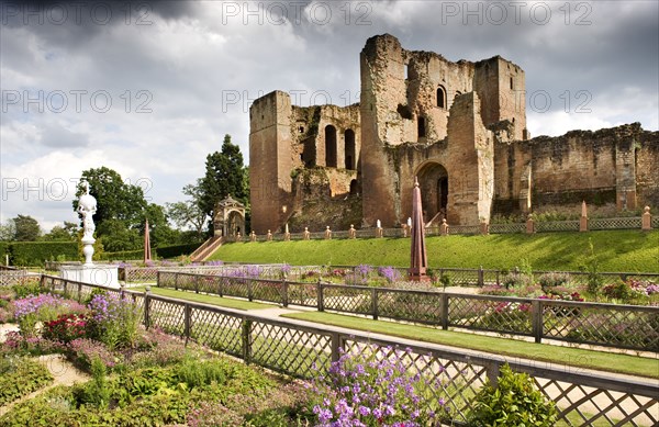 Elizabethan Garden, Kenilworth Castle, Warwickshire, 2009