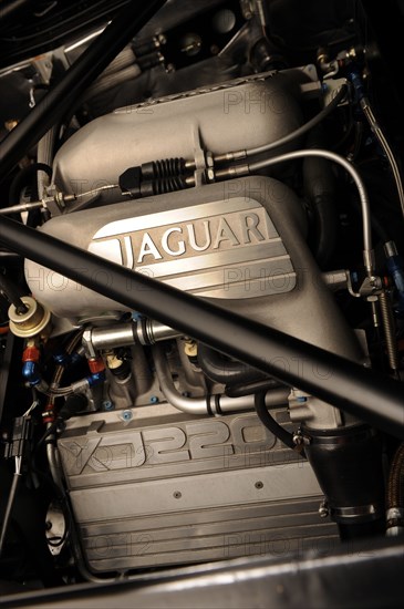 Jaguar XJ220R 1993. Artist: Simon Clay.
