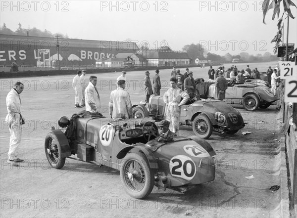 Alvis and Lea-Francis cars at the JCC Double Twelve race, Brooklands, 8/9 May 1931. Artist: Bill Brunell.