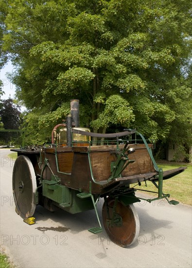 1875 Grenville Steam Carriage Artist: Unknown.