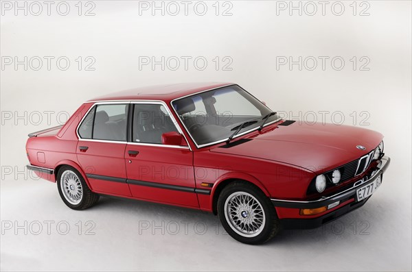 1987 BMW M5 Artist: Unknown.