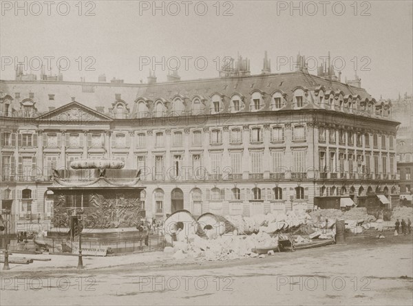 Fallen column, Place Vendome, Paris, 1871. Artist: Anon