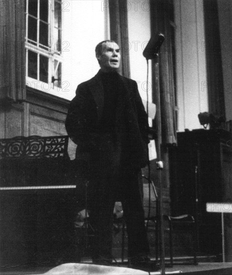 Harry Cox performing at the English Folk Music Festival, Cecil Sharp House, London, 1959. Artist: Eddis Thomas