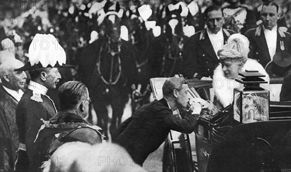 Edward VIII greeting Queen Mary at Windsor, 1936. Artist: Unknown