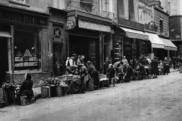 Vegetable sellers in the Central Market quarter, Paris, 1931.Artist: Ernest Flammarion