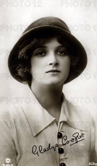 Gladys Cooper (1888-1971), English actress, early 20th century.Artist: Rita Martin