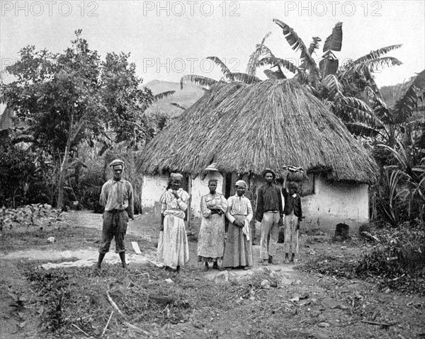 'Negro hut', Jamaica, c1905.Artist: Adolphe Duperly & Son