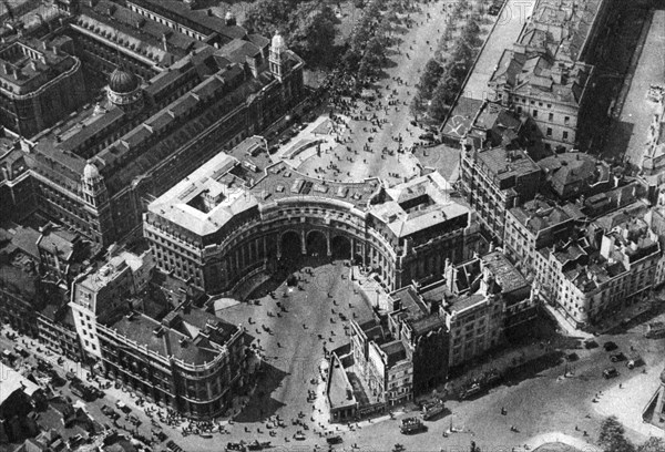 Crowds gathering in The Mall for the trooping of the colour, London, 1926-1927. Artist: Unknown