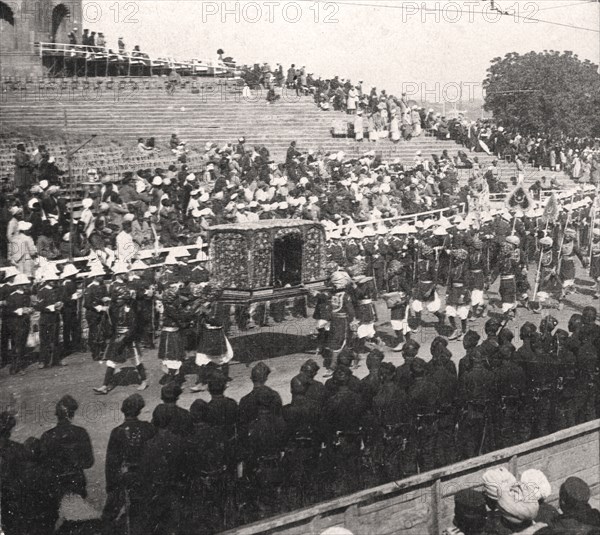 A state palanquin in a Royal procession, Delhi, India, 1912.Artist: HD Girdwood