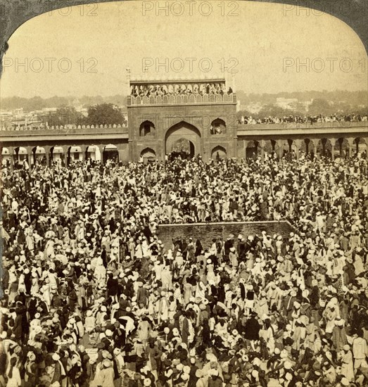 'In the Court of the Jumma Mosque during the Annual Fast', Delhi, India.Artist: Underwood & Underwood