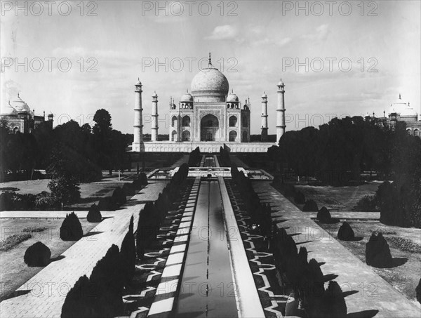 Taj Mahal, Agra, Uttar Pradesh, India, late 19th or early 20th century. Artist: Unknown