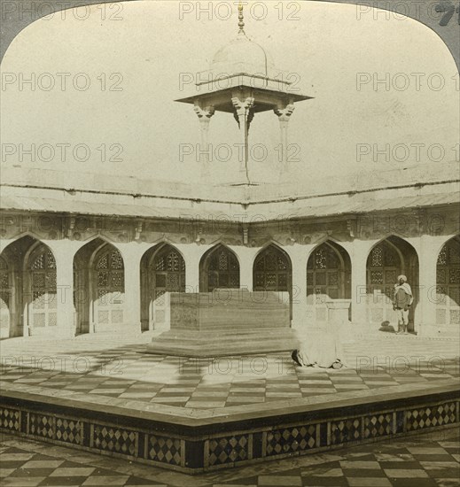 Akbar's tomb, Sikandara, Uttar Pradesh, India, c1900s(?).Artist: Underwood & Underwood