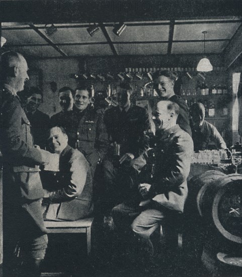 'Drinks all round', 1941. Artist: Cecil Beaton.