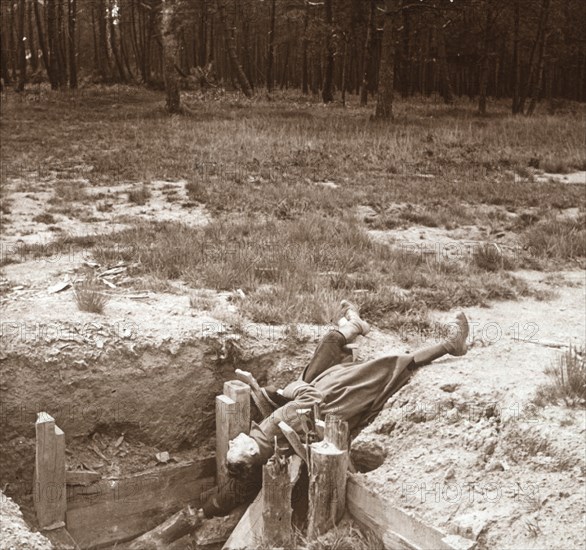 Body of dead soldier, Argonne, northern France, c1914-c1918. Artist: Unknown.