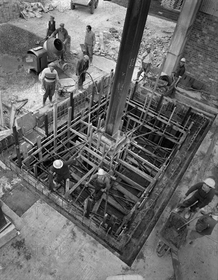 Men at work at a construction site, Gainsborough, Lincolnshire, 1960. Artist: Michael Walters