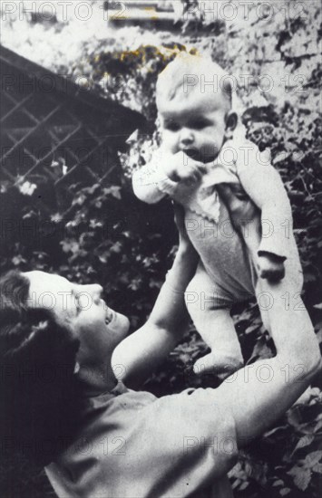 Alice Sommerlath with her daughter, Silvia, Heidelberg, Germany, 1944. Artist: Unknown