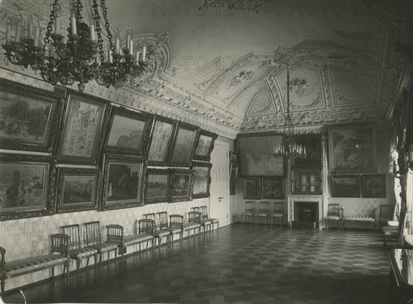 The Monet Room in Shchukin's house, 1914.