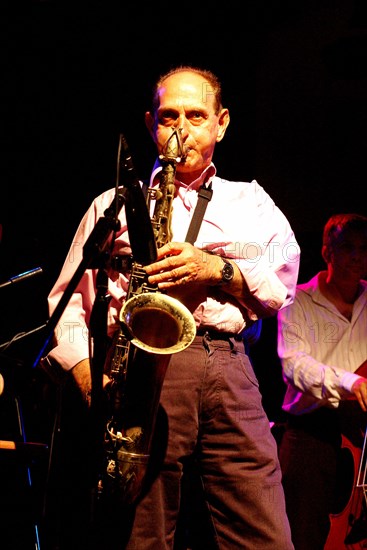 Bobby Wellins, Braithwaite Hall, Croydon, London, 2007. Artist: Brian O'Connor