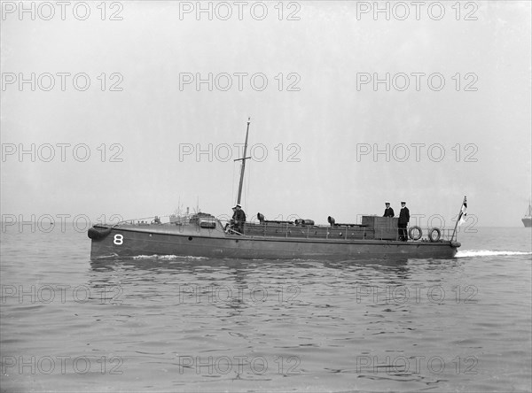 Motor yacht 'Mynonie II', 1914. Creator: Kirk & Sons of Cowes.