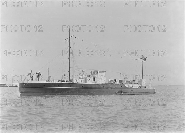 Unknown motor yacht. Creator: Kirk & Sons of Cowes.