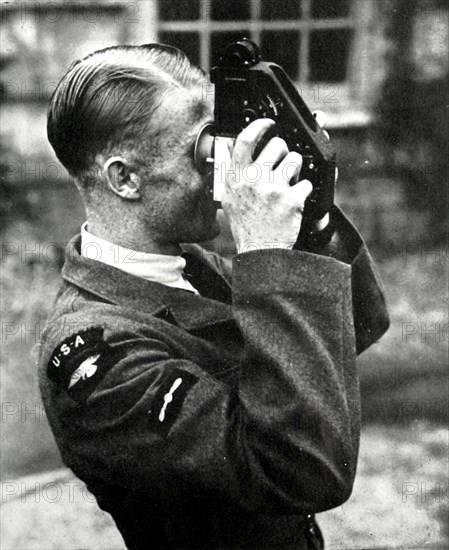 Airman learning navigation during the Second World War,1941