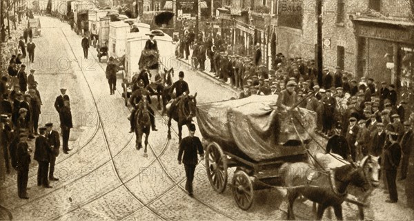 'London in Peril of Starvation', 1912, (1933).  Creator: T E Joy.