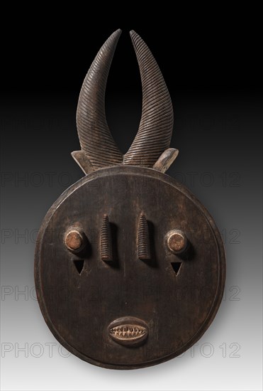 Face Mask, late 1800s-early 1900s. Creator: Unknown.